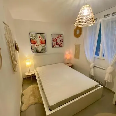 Maison De *