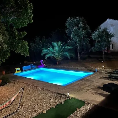Maison De