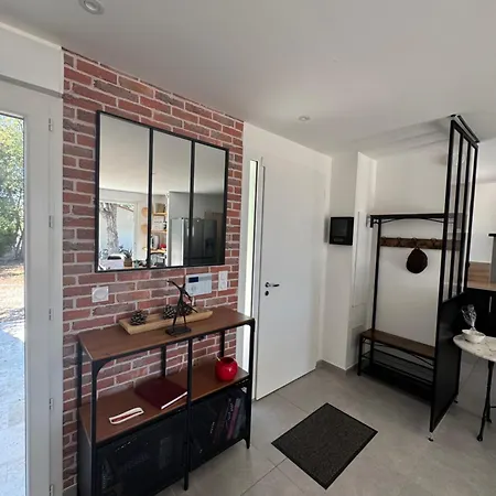 Maison De *